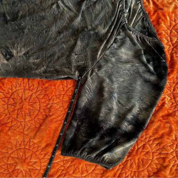 Shannon Ford New York Y2K  Vintage Black and Gray Fitted Pleated Blouse - Picture 6 of 6